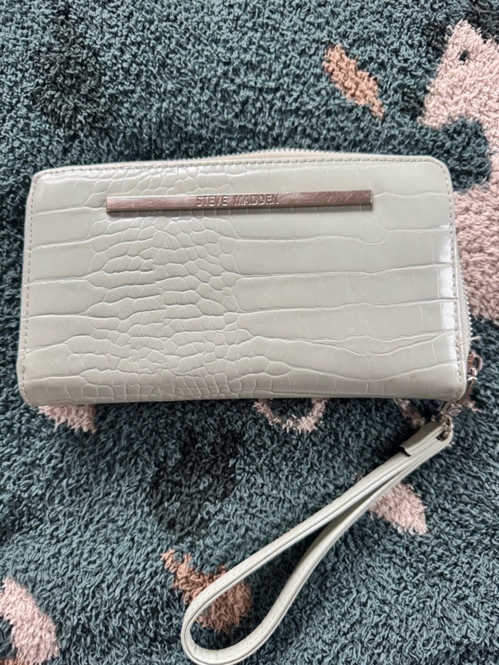 Steve Madden Light Green Croc-Embossed Wristlet Wallet